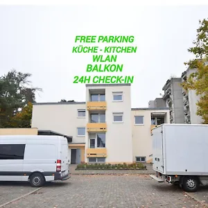 Im Mit Eigene Kueche Bad Balkon Parkplatz Netflix , Nürnberg Deutschland